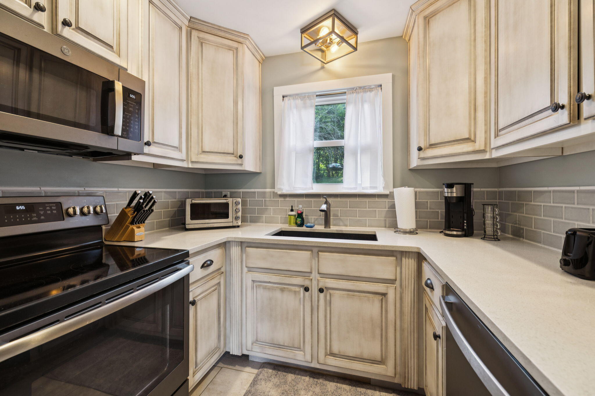 811 Snow Street Chattanooga, TN 37405 - Photo 15 of 36 13-web-or-mls-811 Snow St - 006