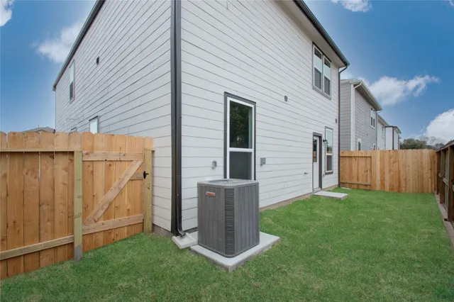 $2,300 | 10123 Clearwick Street, Houston, TX 77034