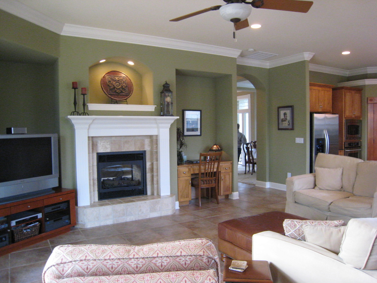 2755 Loggerhead Way Redding, CA 96002 - Photo 8 of 10 Family room