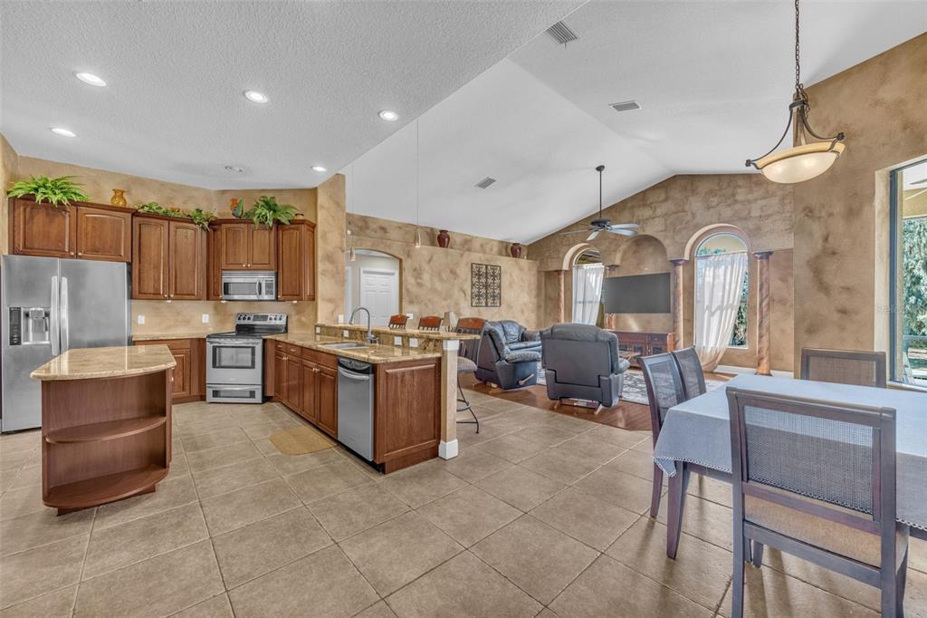 13101 Shadow Run Boulevard Riverview, FL 33569 - Photo 30 of 86