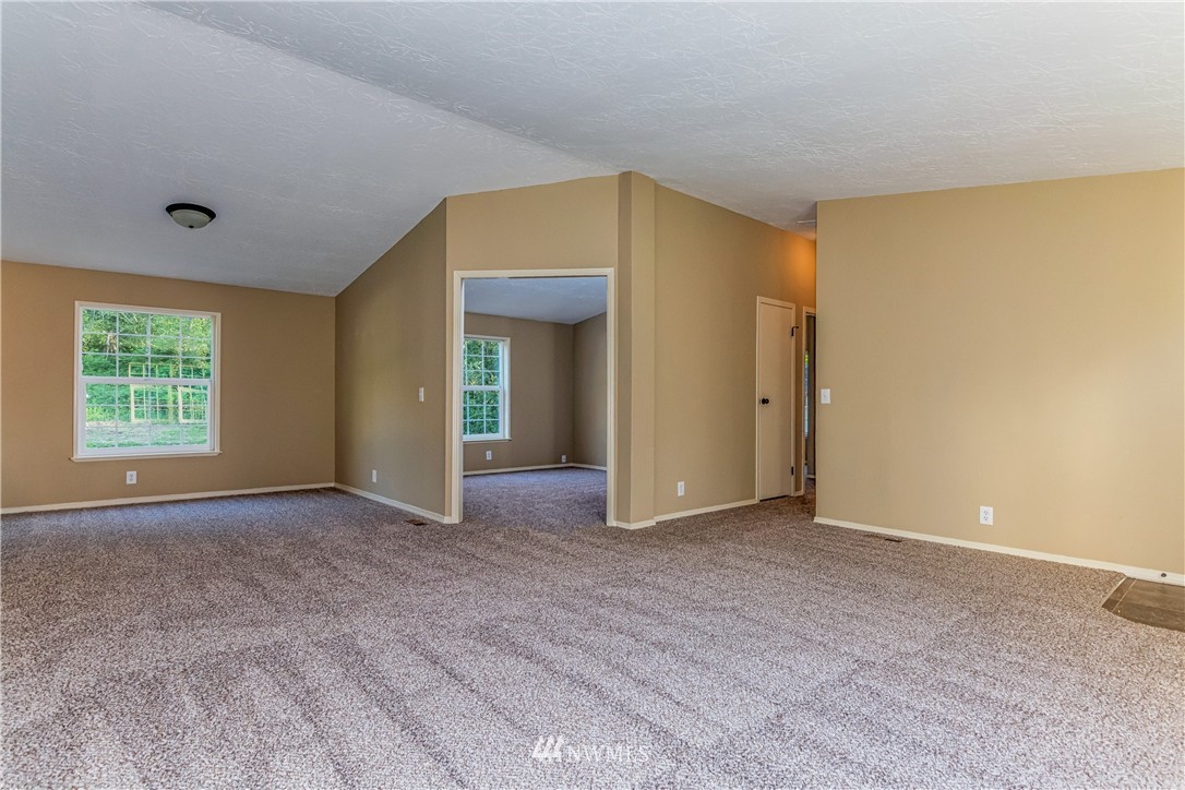 137 Beauvais Road Kelso, WA 98626 - Photo 5 of 25