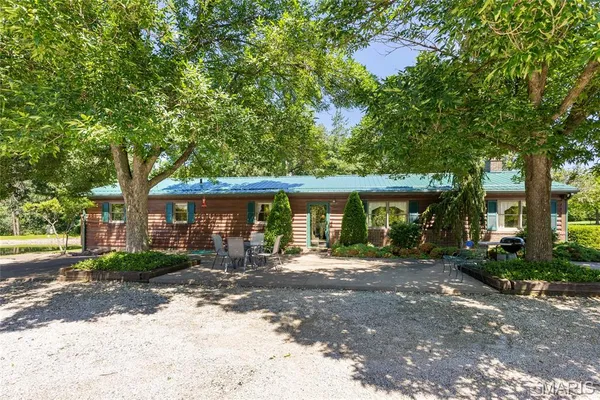 $449,500 | 30677 252nd Avenue, Durham, MO 63438
