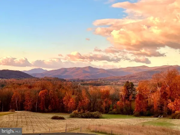 a view of residential houses with city street