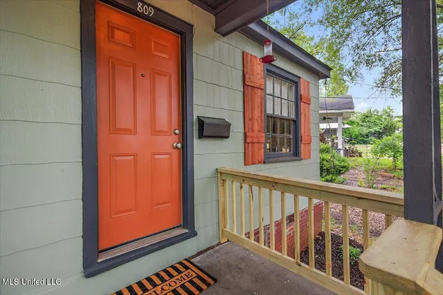 $1,250 | 809 Riverview Drive, Jackson, MS 39202