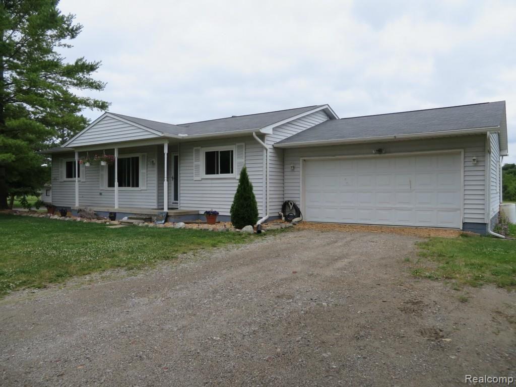 67430 Haven Ridge Road New Haven, MI 48050 - Photo 5 of 28 Front right close.jpg