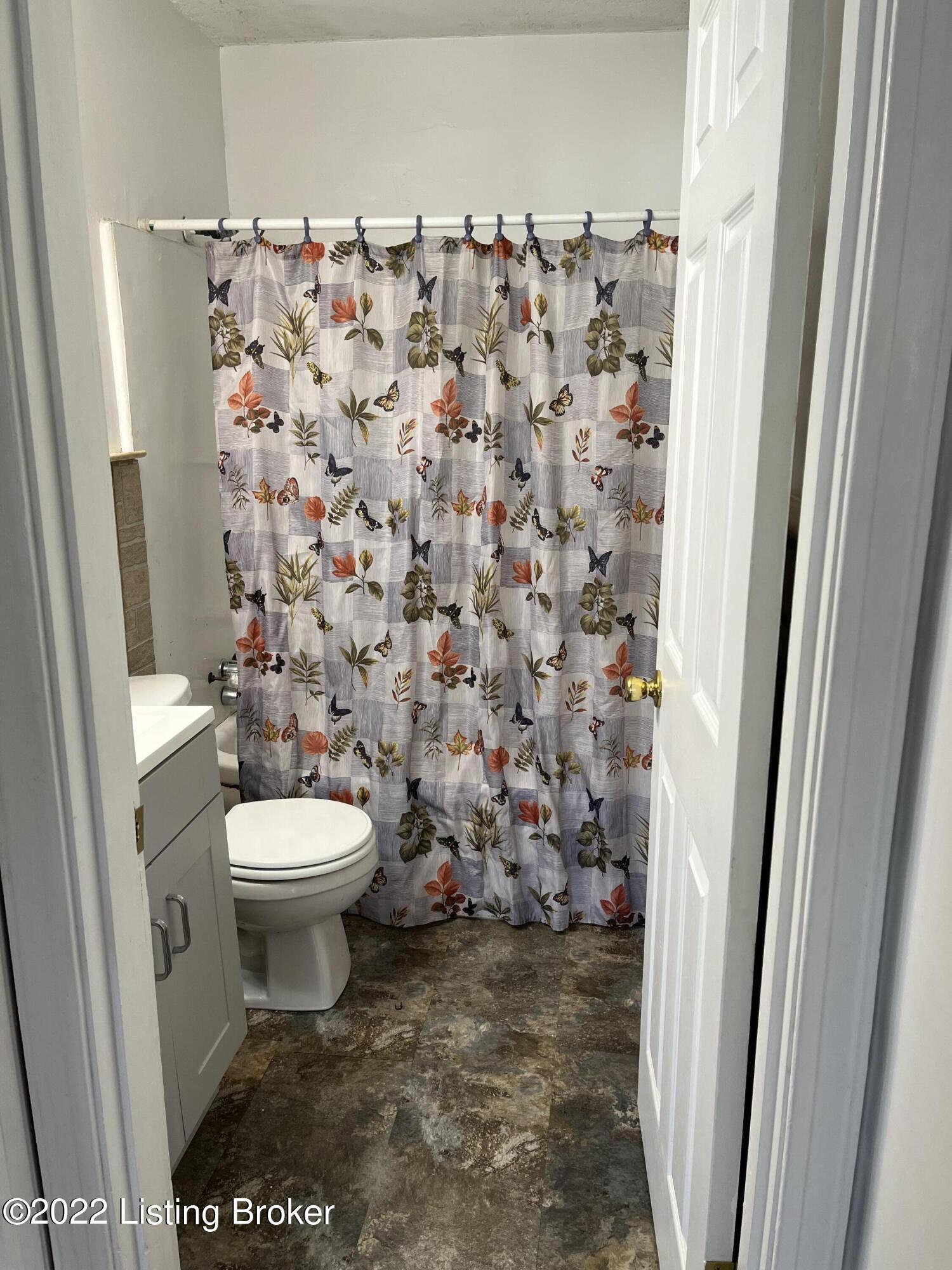 8285 Walker Road Louisville, KY 40258 - Photo 12 of 16 57F6E134-1D73-4411-900B-99C643DDC714