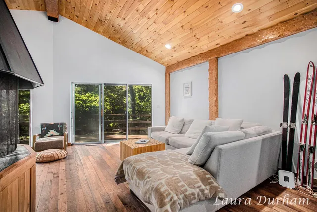 $985,000 | 6480 Island Lake Road, Holland, MI 49423