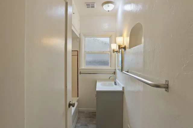 $265,000 | 1975 Highland Drive, Merced, CA 95340