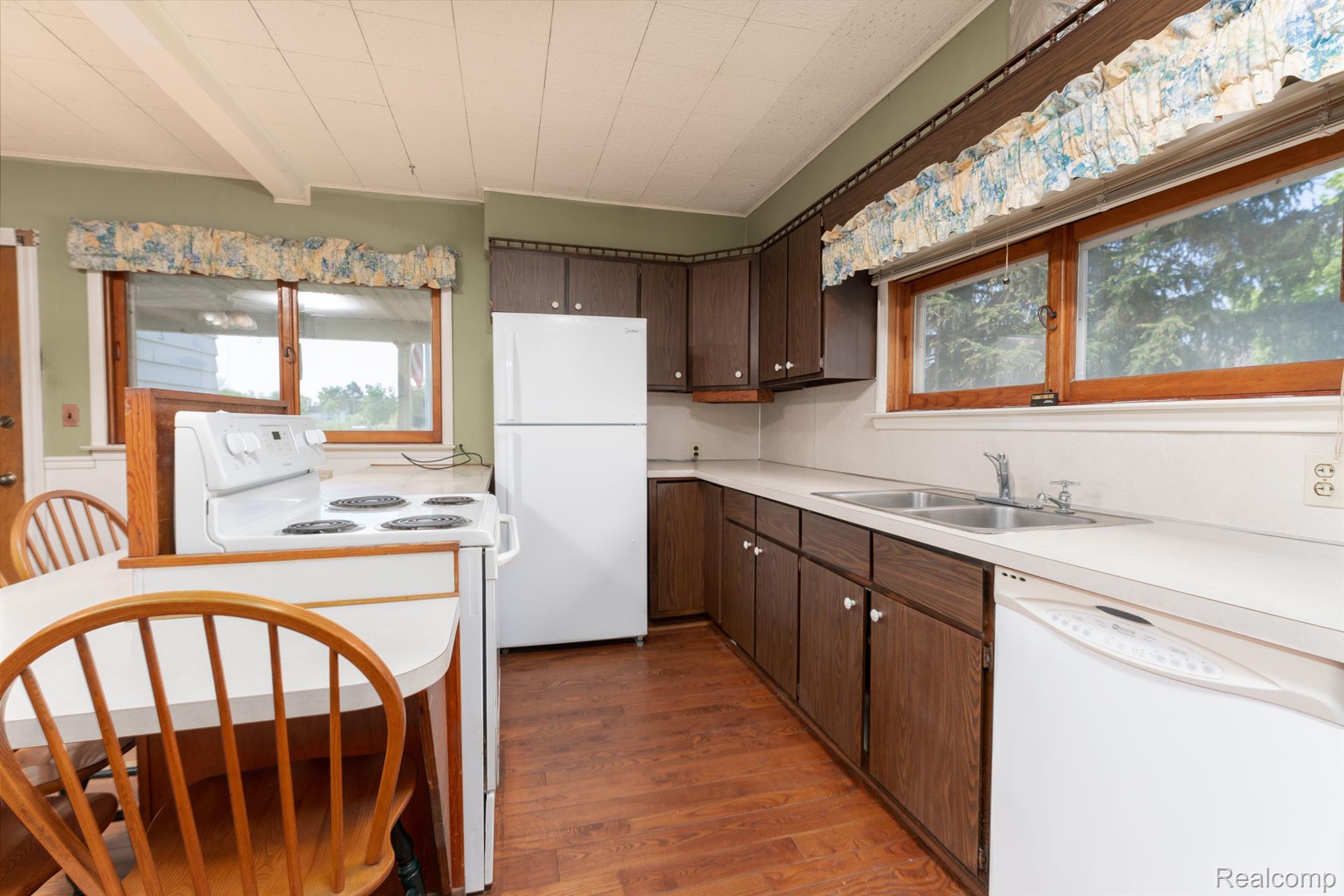 8503 Byron Road Howell, MI 48855 - Photo 2 of 27 Gallery Image 2
