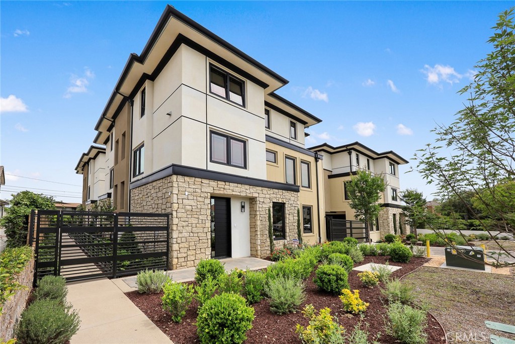 826 Sunset Boulevard, Unit B Arcadia, CA 91007 - Photo 4 of 47