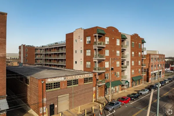 $174,900 | 510 City House Court, Unit 205, Memphis, TN 38103