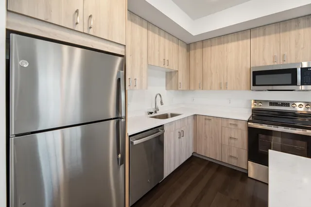 $2,050 | 8852 South Jackjay Drive, Unit 501, Oak Creek, WI 53154