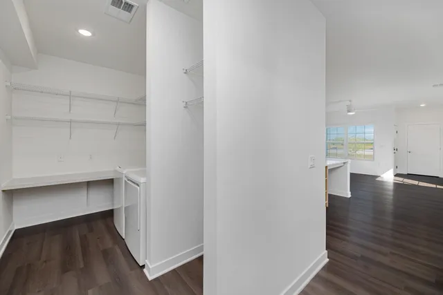 $2,050 | 8852 South Jackjay Drive, Unit 501, Oak Creek, WI 53154