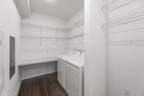 $2,050 | 8852 South Jackjay Drive, Unit 501, Oak Creek, WI 53154