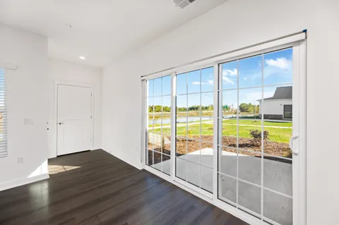 $2,050 | 8852 South Jackjay Drive, Unit 501, Oak Creek, WI 53154