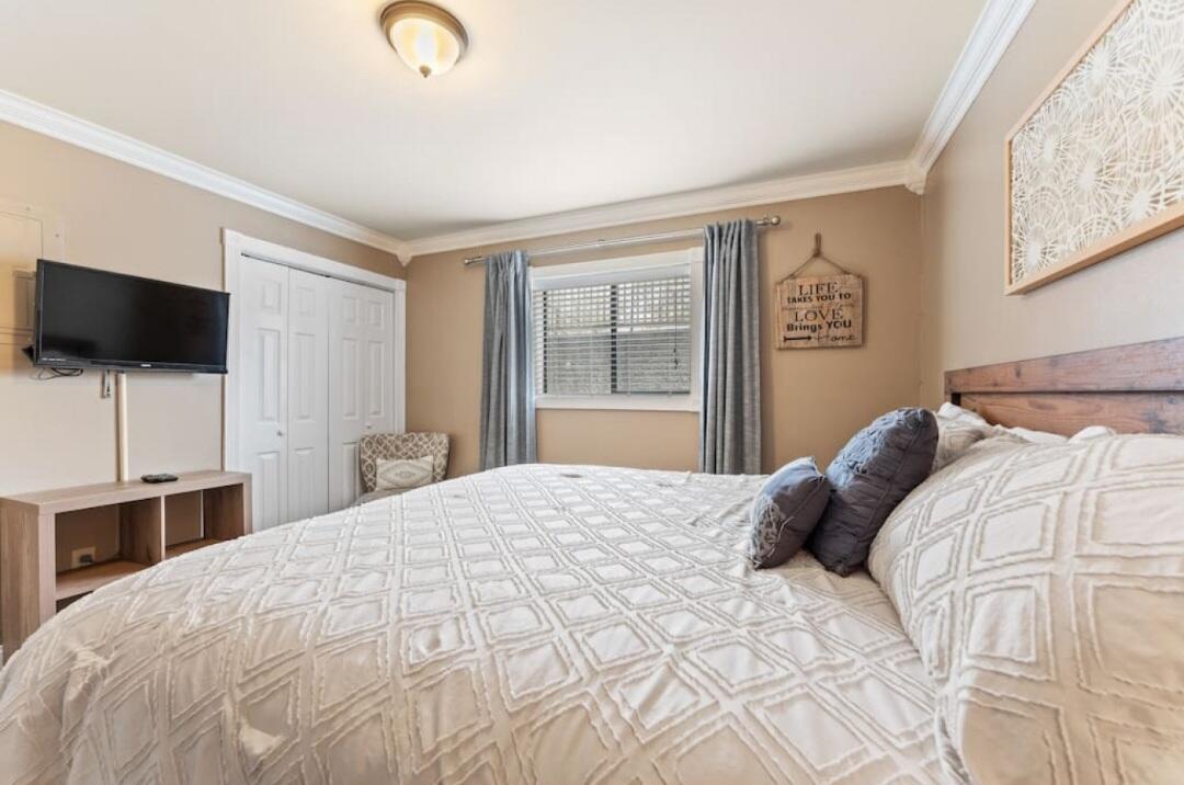 550 Notch Lane, Unit 1 Reeds Spring, MO 65737 - Photo 17 of 33 bedroom 2