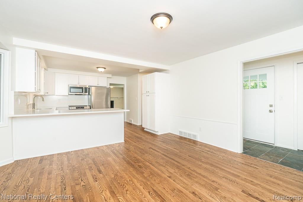 144 West Maryknoll Road Rochester Hills, MI 48309 - Photo 13 of 38 Gallery Image 13