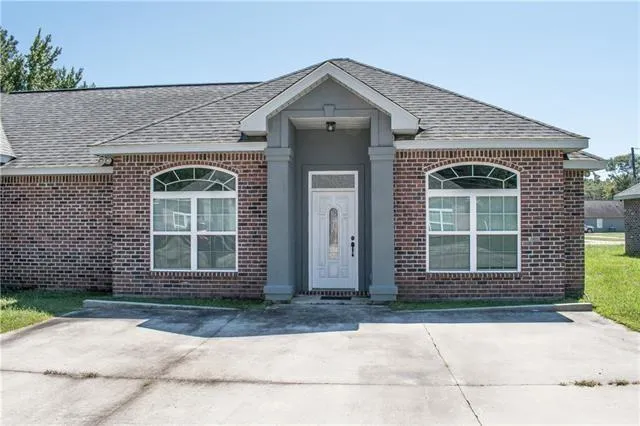 $1,000 | 12236 Clinton Ridge Drive, Unit 13, Tickfaw, LA 70466
