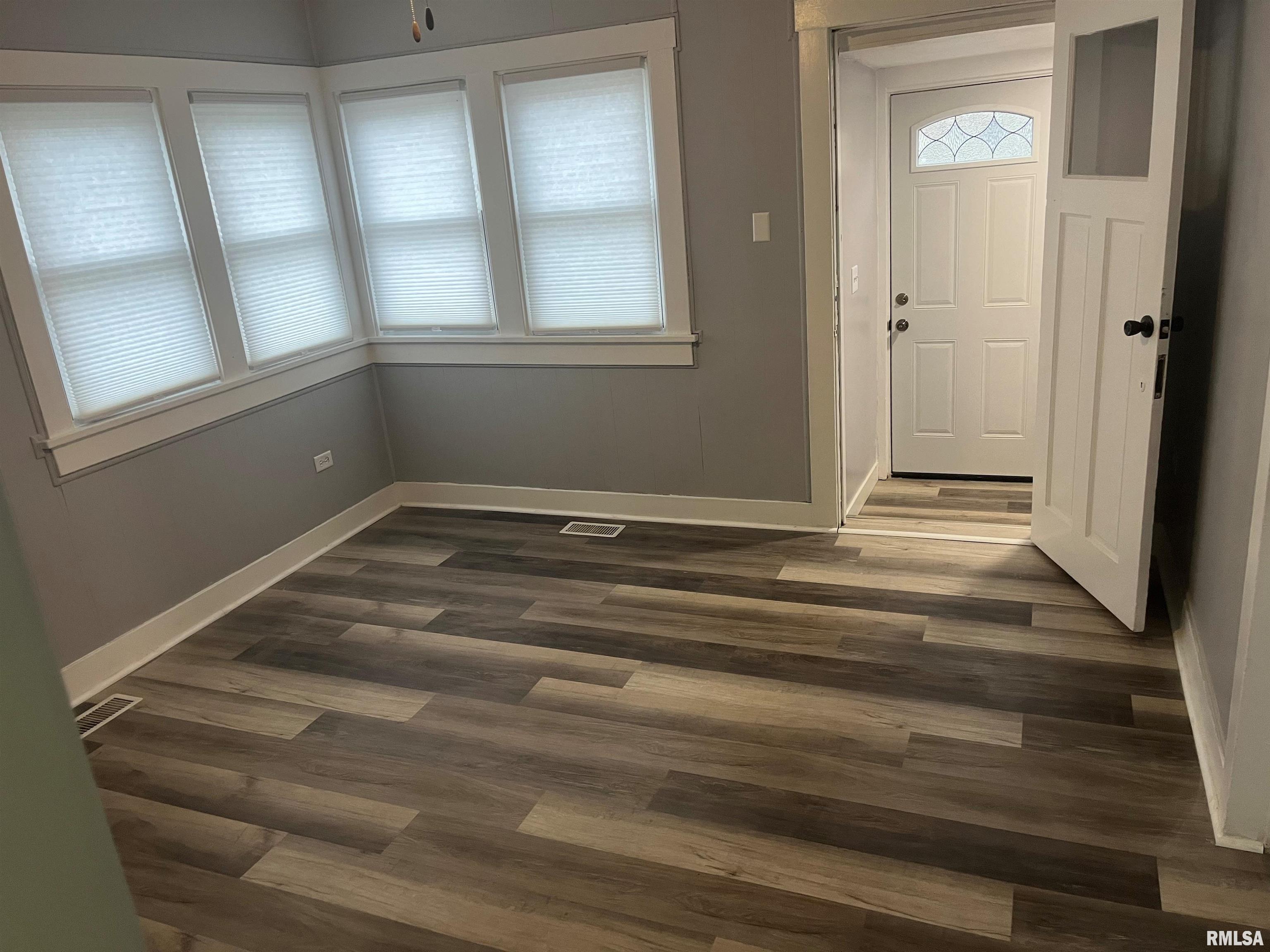 130 South Wheeler Avenue Springfield, IL 62703 - Photo 5 of 9 Gallery Image 5