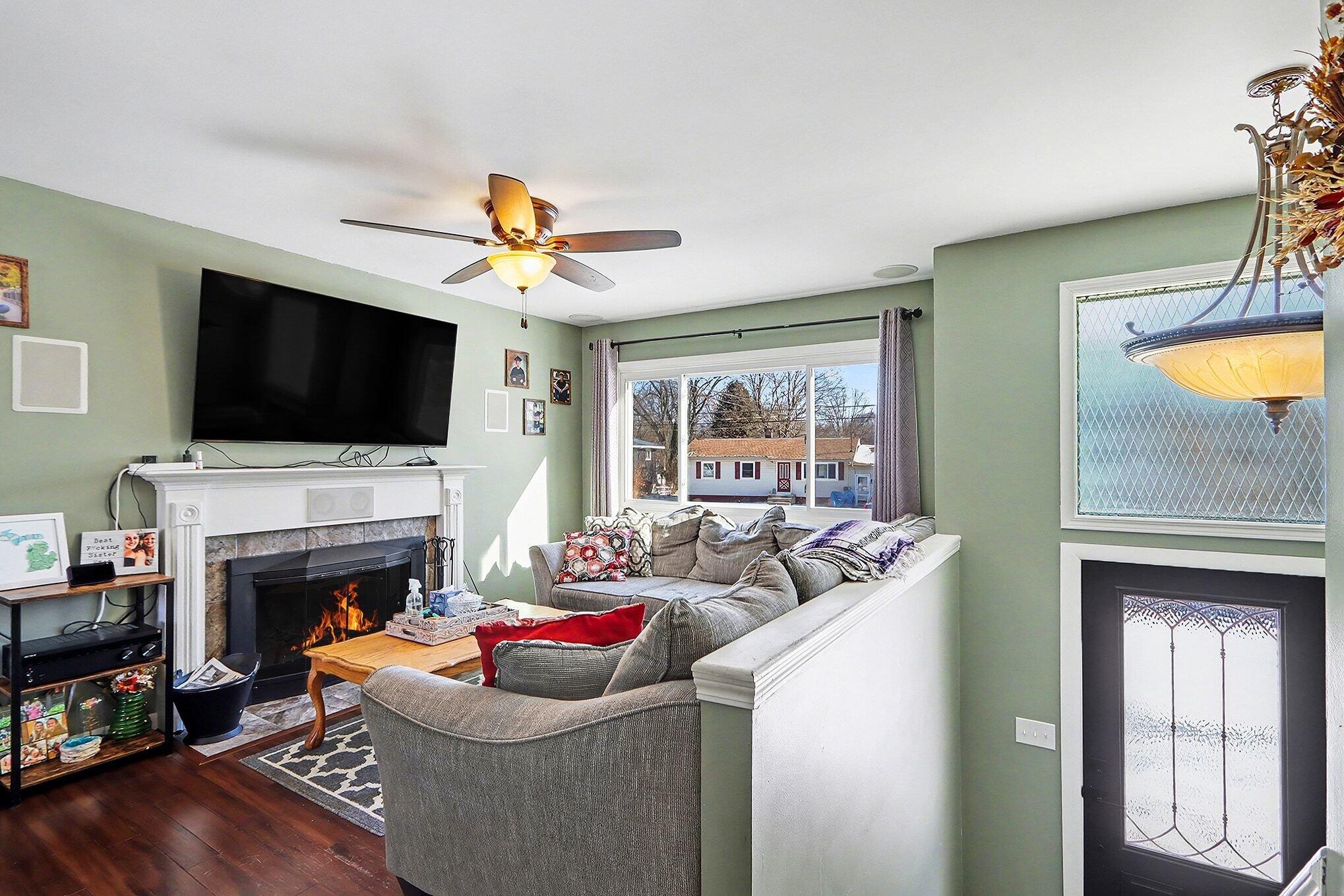 210 Robin Road Middleville, MI 49333 - Photo 13 of 28 Living Room