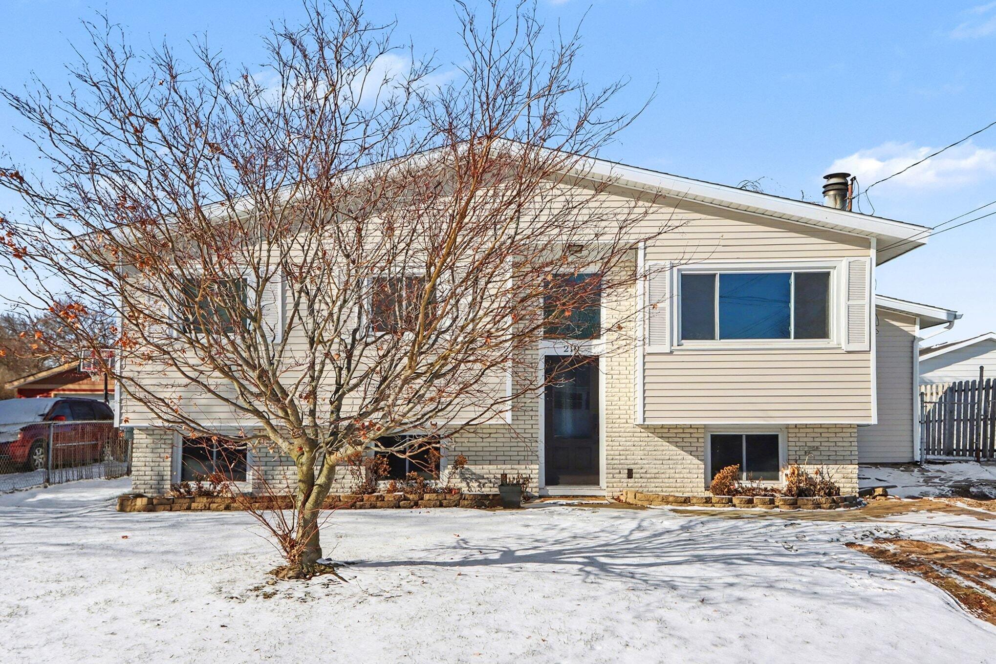 210 Robin Road Middleville, MI 49333 - Photo 2 of 28 Front View