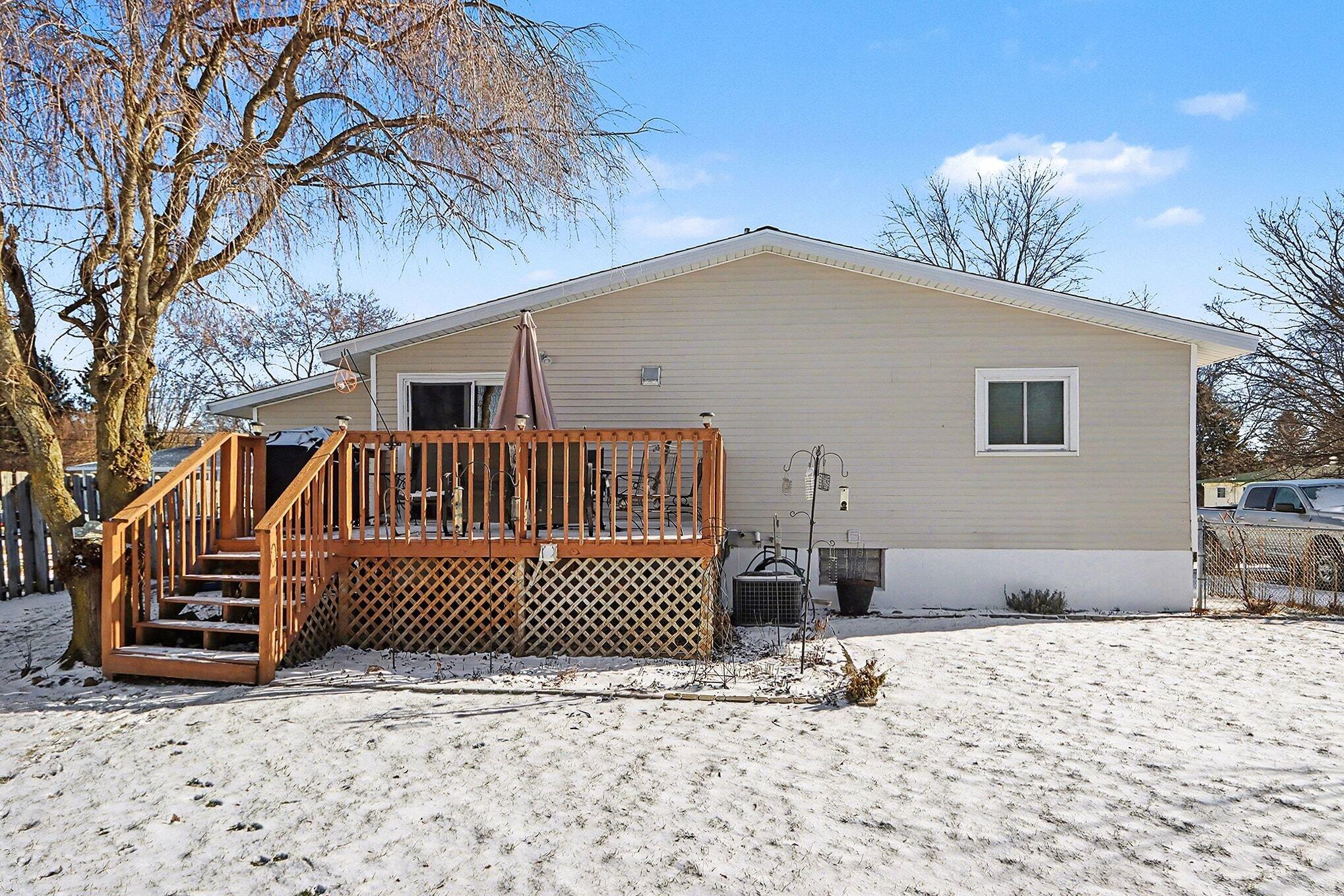 210 Robin Road Middleville, MI 49333 - Photo 5 of 28 Deck