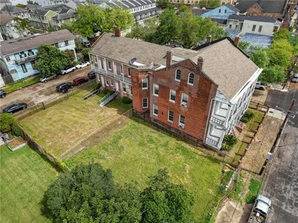 $949,000 | 2003 Carondelet Street, New Orleans, LA 70130