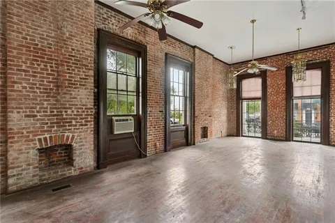 $949,000 | 2003 Carondelet Street, New Orleans, LA 70130