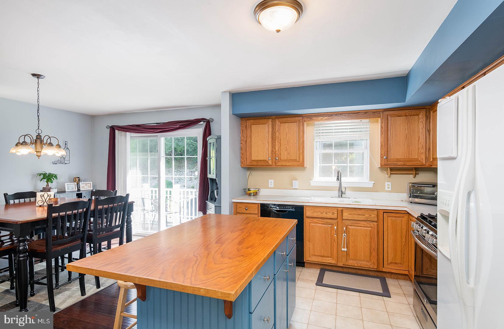 4430 Hillside Road Reading, PA 19606 - Photo 8 of 24 Gallery Image 8