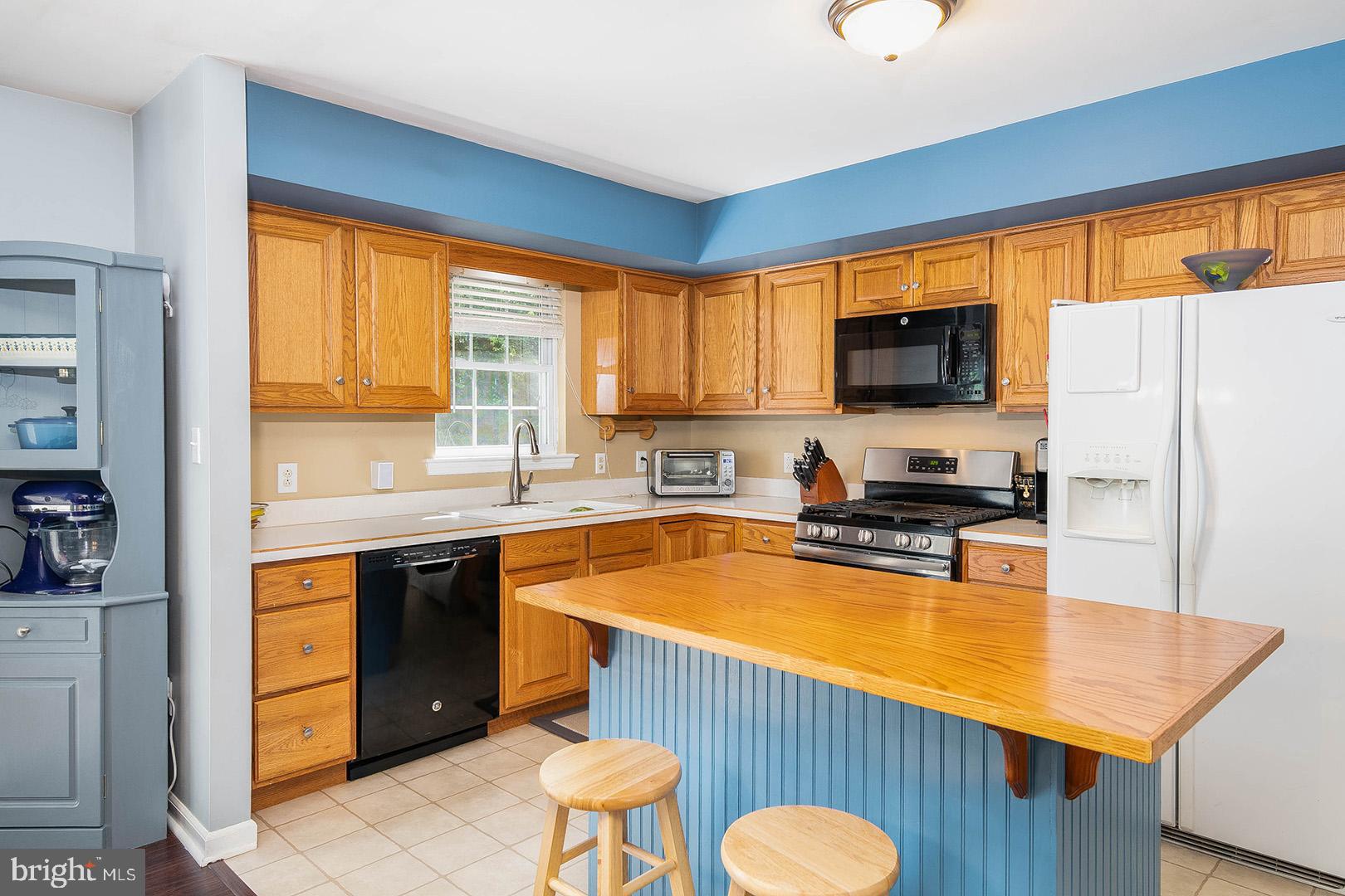 4430 Hillside Road Reading, PA 19606 - Photo 9 of 24 Gallery Image 9