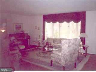 10 Brooktree Road Hightstown, NJ 08520 - Photo 4 of 6 Gallery Image 4