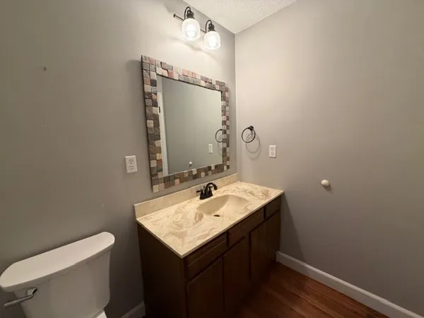 $1,700 | 500 Wren Drive, Mount Vernon, IL 62864