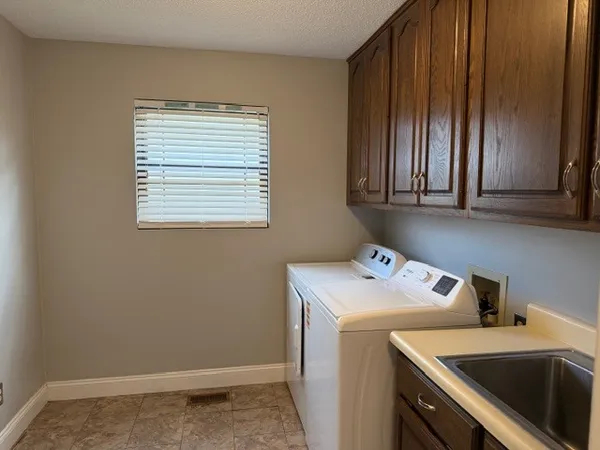 $1,700 | 500 Wren Drive, Mount Vernon, IL 62864