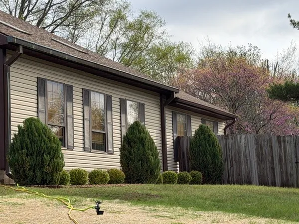 $1,700 | 500 Wren Drive, Mount Vernon, IL 62864