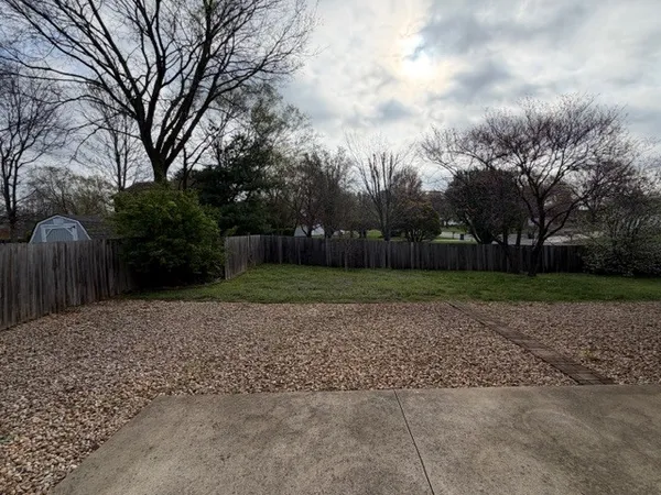 $1,700 | 500 Wren Drive, Mount Vernon, IL 62864