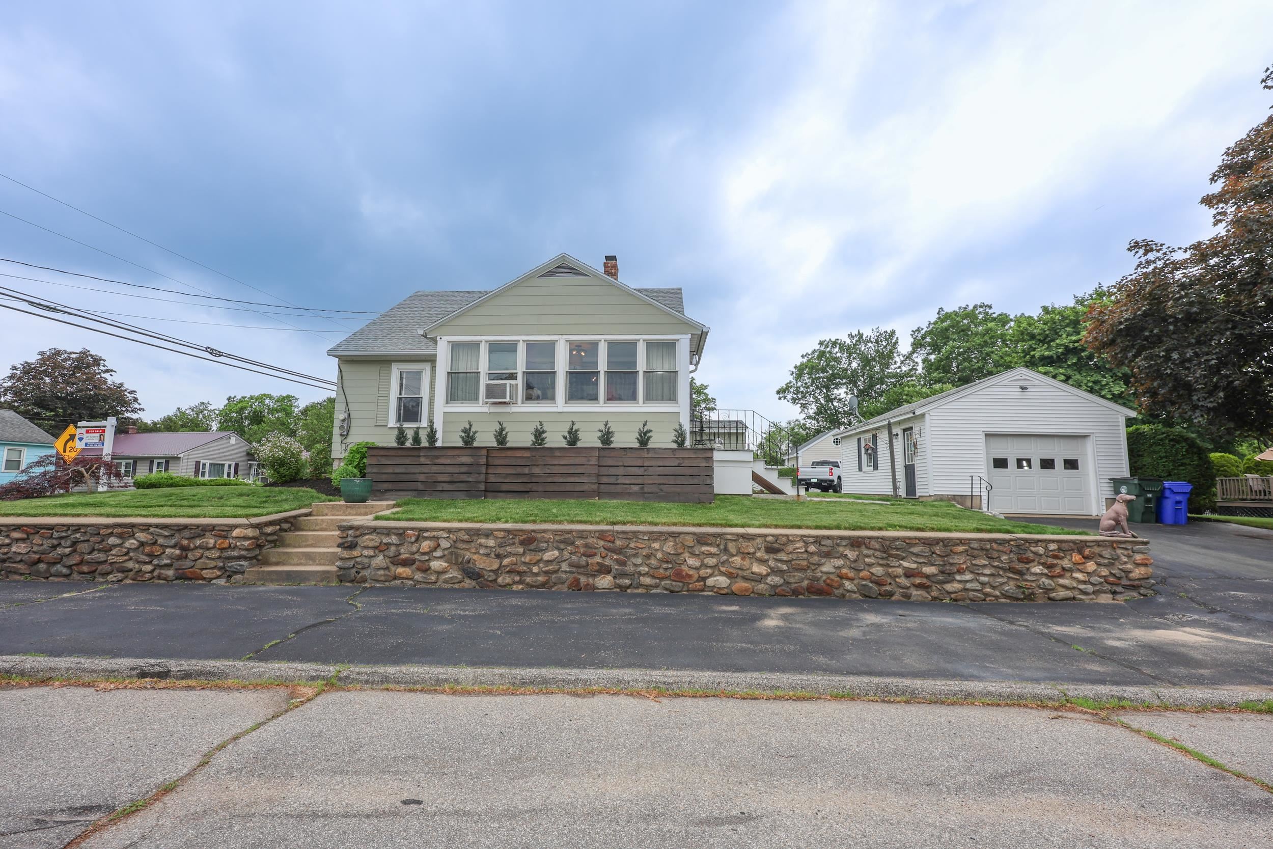 864 Cilley Road Manchester, NH 03103 - Photo 8 of 33