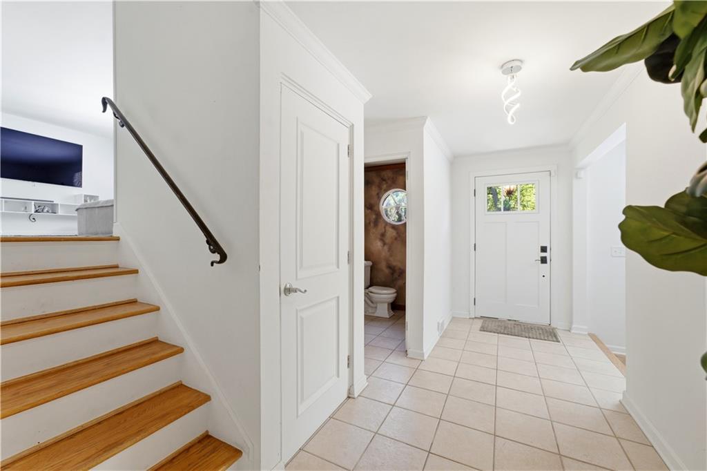 998 Jefferson Heights Road Pittsburgh, PA 15235 - Photo 11 of 26