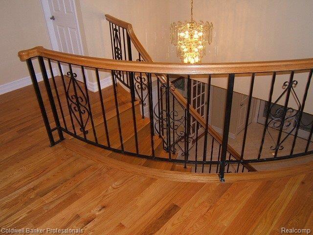 650 Plum Ridge Drive Rochester, MI 48309 - Photo 10 of 25 Level Two Detail.JPG