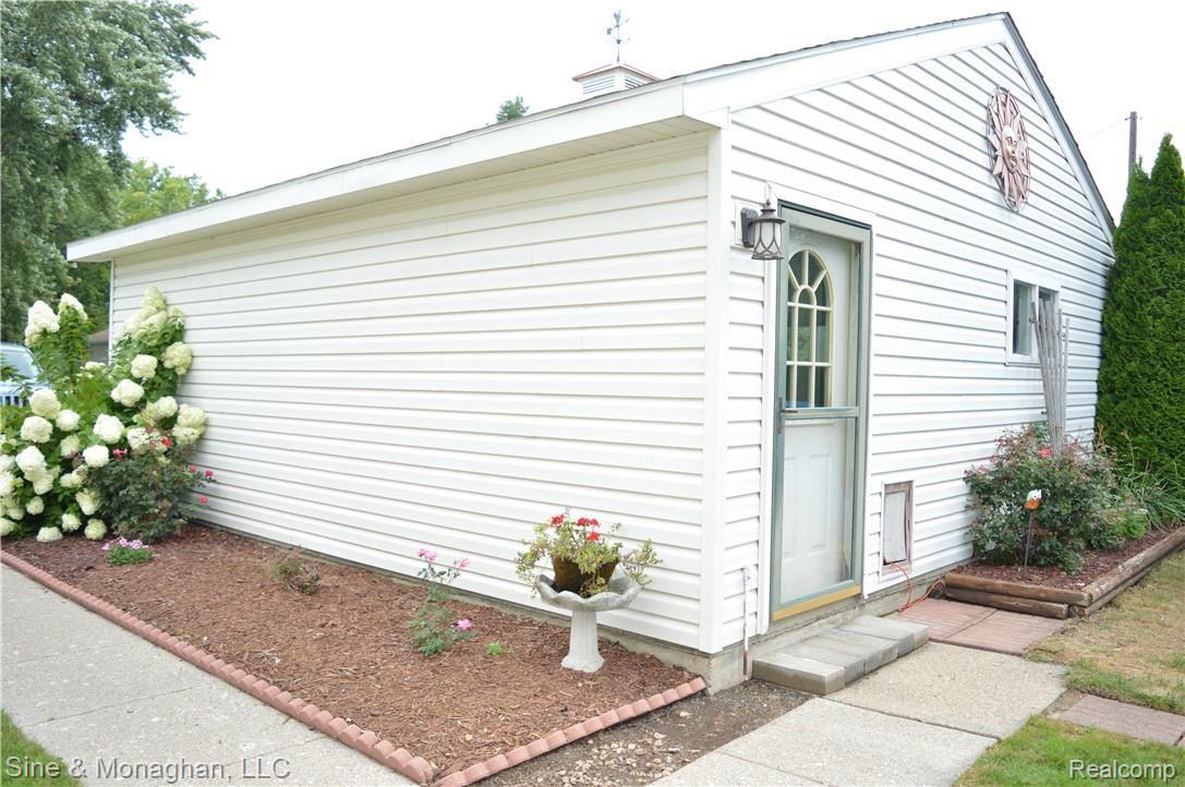 5597 Pointe Tremble Road Algonac, MI 48001 - Photo 13 of 44 046.JPG