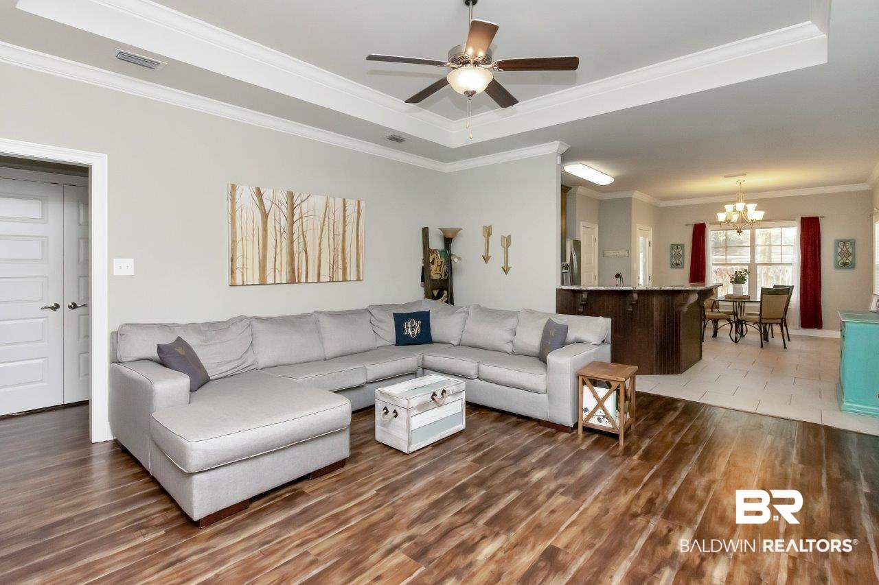 916 Pinemont Drive Mobile, AL 36609 - Photo 2 of 22