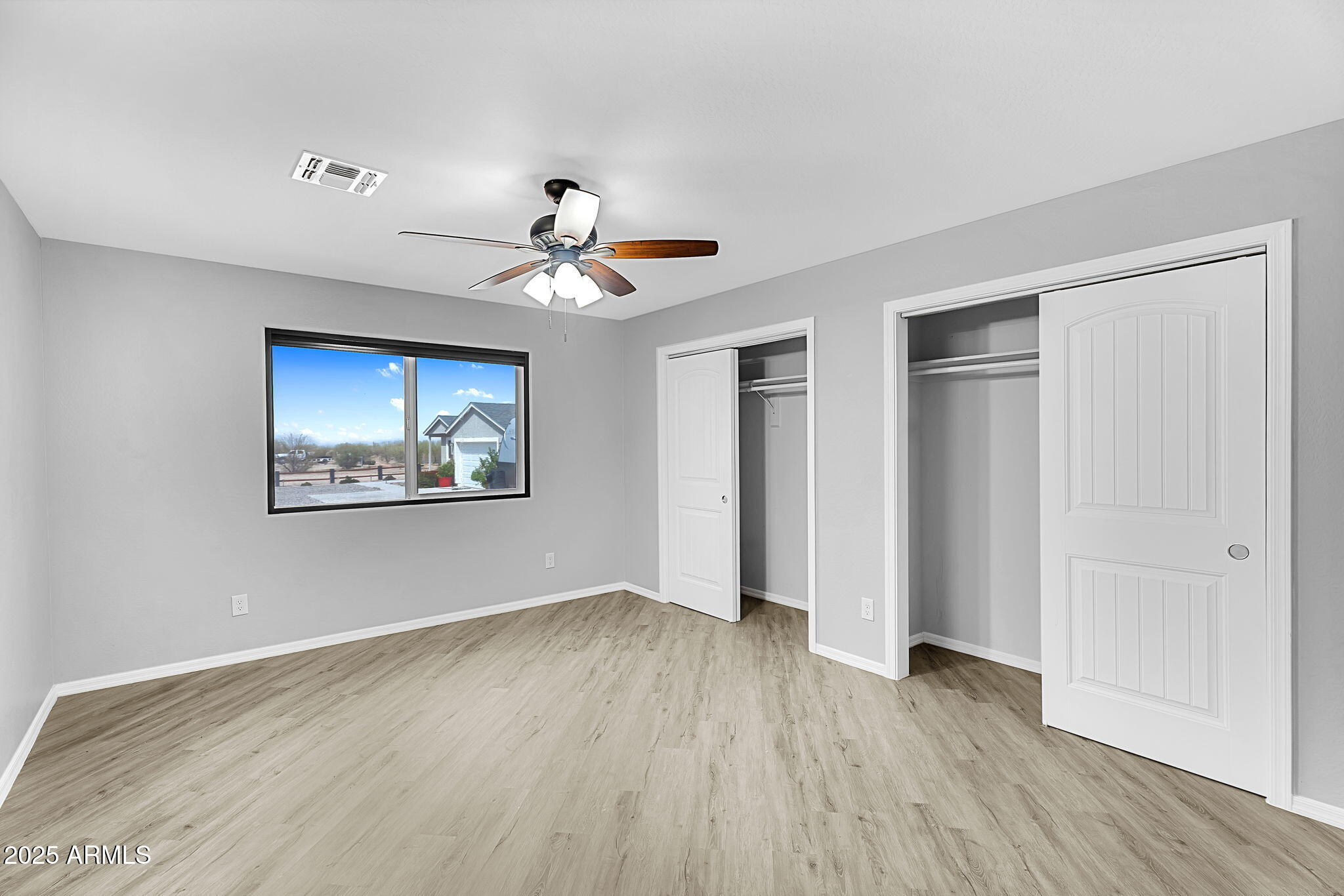 24272 East King Road Florence, AZ 85132 - Photo 7 of 20 Dual Closets!