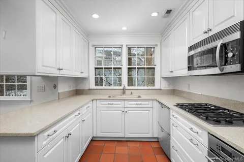 $1,449,000 | 2 Homer Avenue, Larchmont, NY 10538