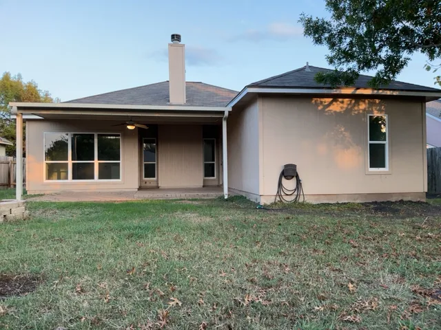 $1,695 | 203 Kates Way, Hutto, TX 78634