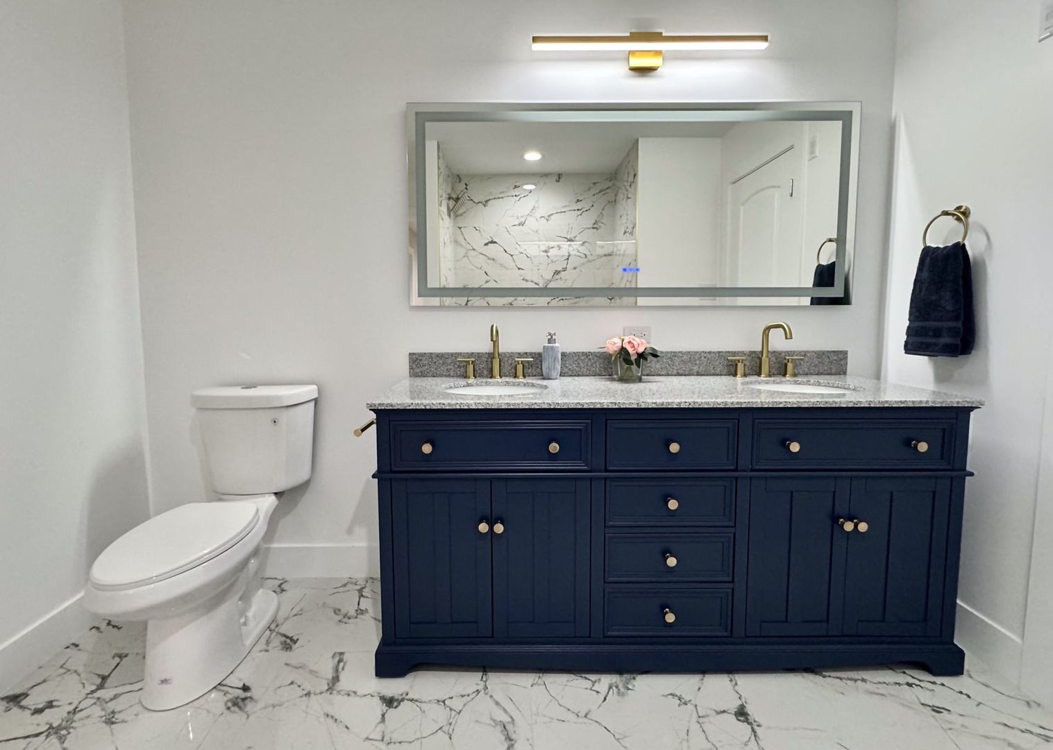 18830 Ruth Drive Mokena, IL 60448 - Photo 17 of 35 a bathroom with a toilet a sink and mirror