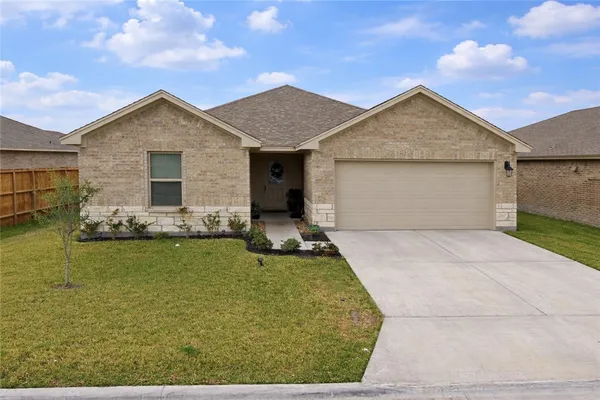 $290,000 | 2733 Eltonne Gardens Drive, Corpus Christi, TX 78415