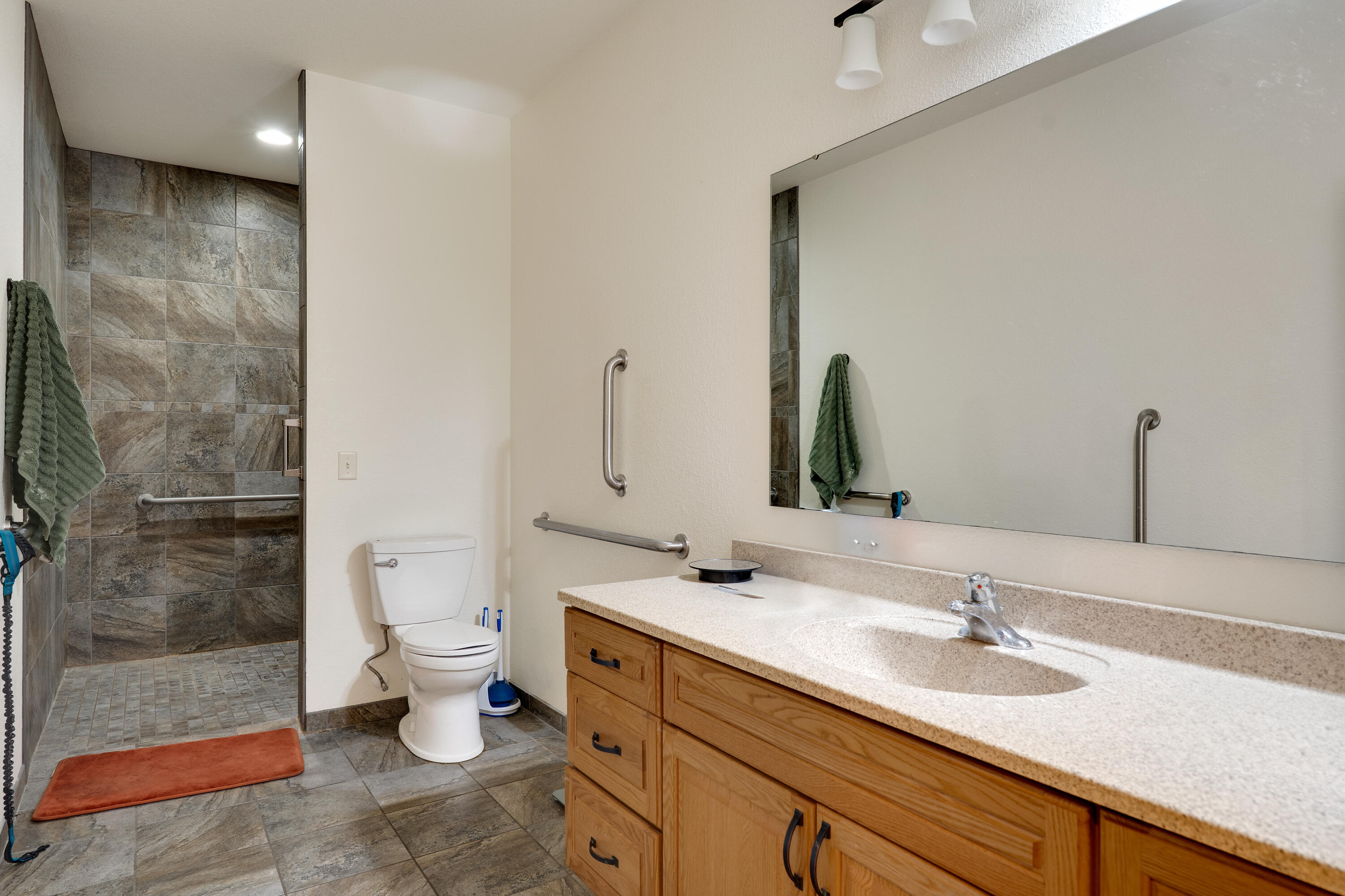 2149 Abbey Road, Unit 21472145 Onalaska, WI 54650 - Photo 10 of 16 13__DSC7482_mls