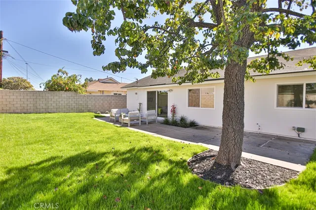 $1,299,000 | 6401 Royal Oak Drive, Huntington Beach, CA 92647