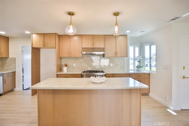 $1,299,000 | 6401 Royal Oak Drive, Huntington Beach, CA 92647