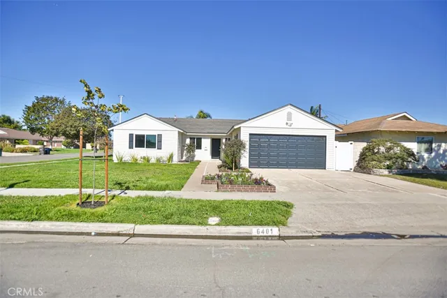 $1,299,000 | 6401 Royal Oak Drive, Huntington Beach, CA 92647