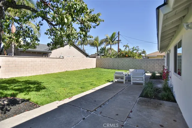 $1,299,000 | 6401 Royal Oak Drive, Huntington Beach, CA 92647